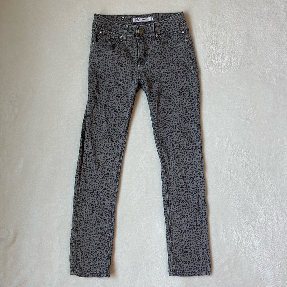 Super Cute subtle leopard print lightweight jeans for girls